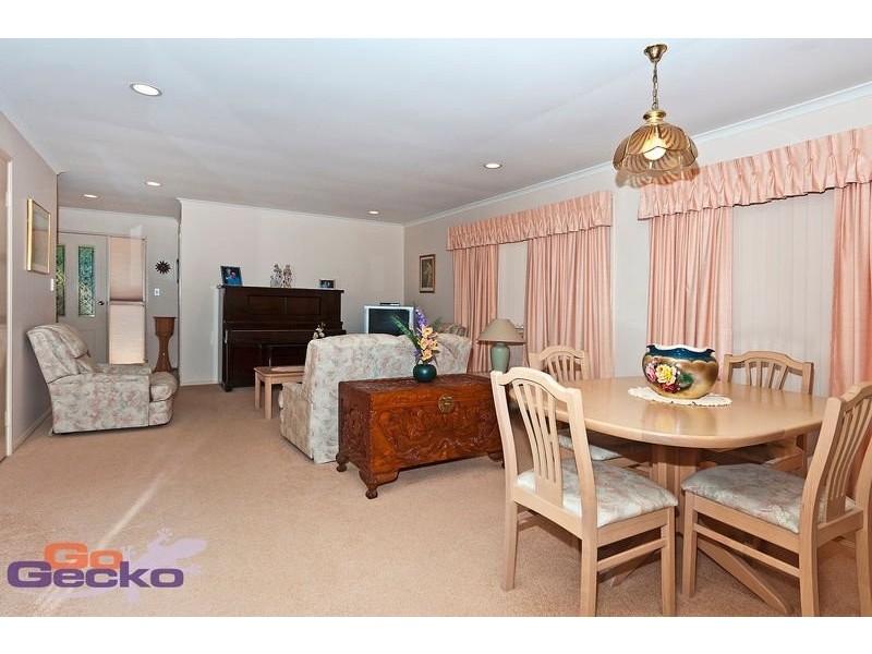 6 Janine Court, Kearneys Spring QLD 4350