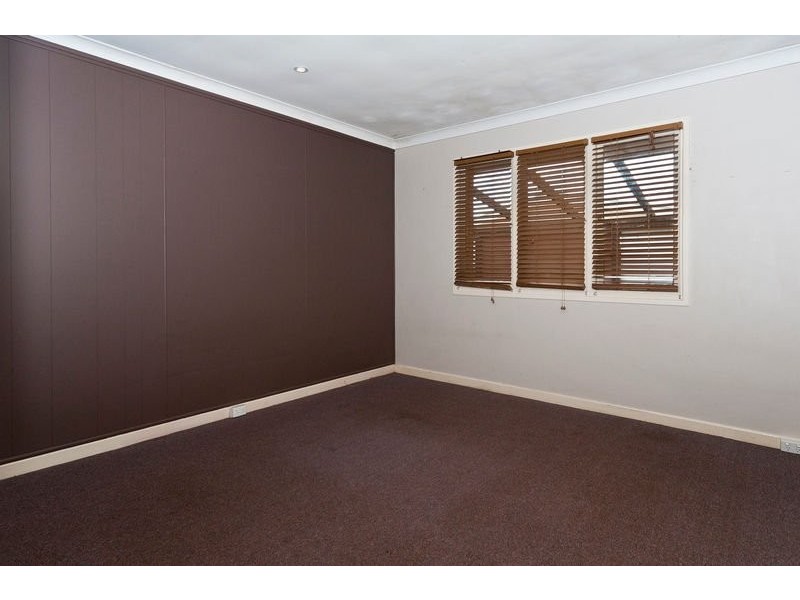 6 Lewis Street, Harristown QLD 4350