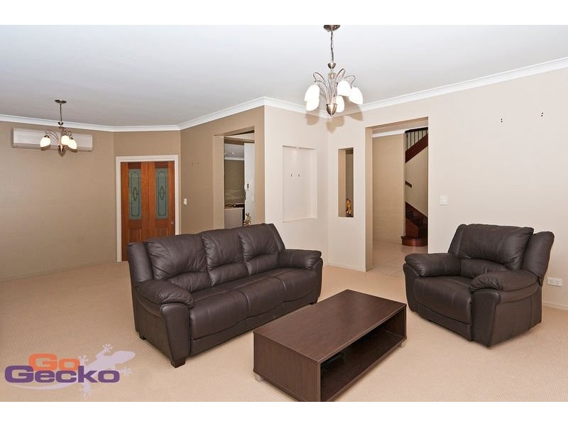 10 Purnawilla Court, Middle Ridge QLD 4350