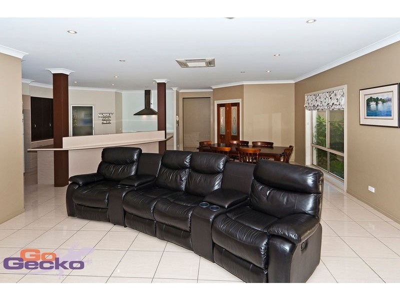 10 Purnawilla Court, Middle Ridge QLD 4350