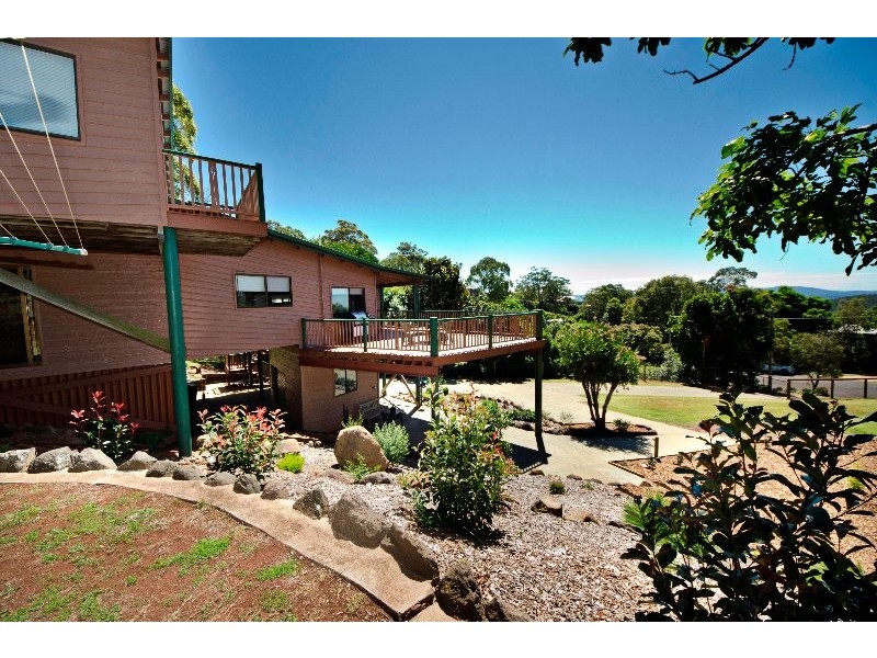 6 Scenic Crescent, Blue Mountain Heights QLD 4350