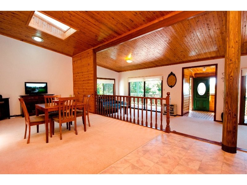 6 Scenic Crescent, Blue Mountain Heights QLD 4350