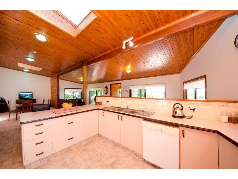 6 Scenic Crescent, Blue Mountain Heights QLD 4350