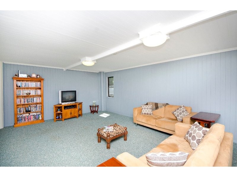 6 Scenic Crescent, Blue Mountain Heights QLD 4350