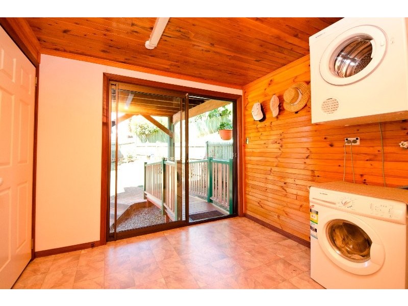 6 Scenic Crescent, Blue Mountain Heights QLD 4350