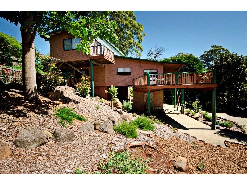 6 Scenic Crescent, Blue Mountain Heights QLD 4350