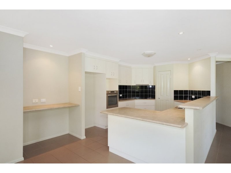 5 Debbie Court, Highfields QLD 4352