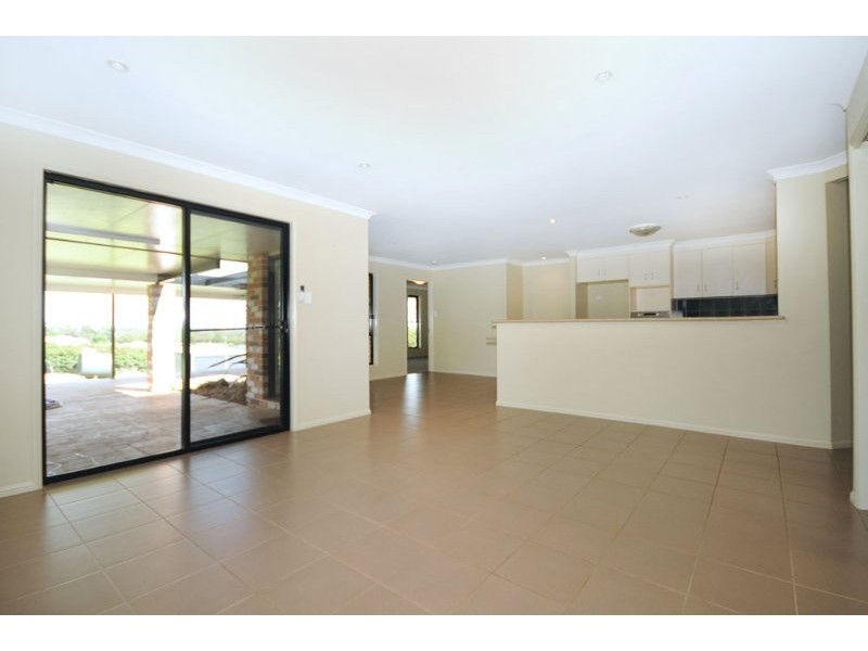 5 Debbie Court, Highfields QLD 4352
