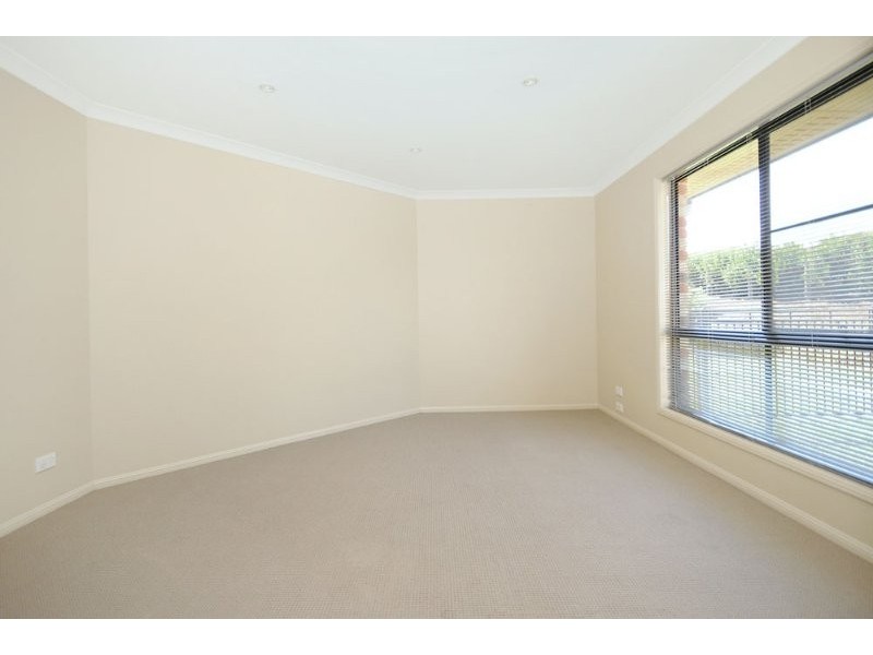 5 Debbie Court, Highfields QLD 4352