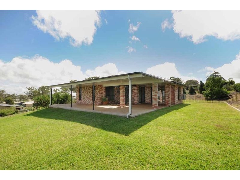 5 Debbie Court, Highfields QLD 4352