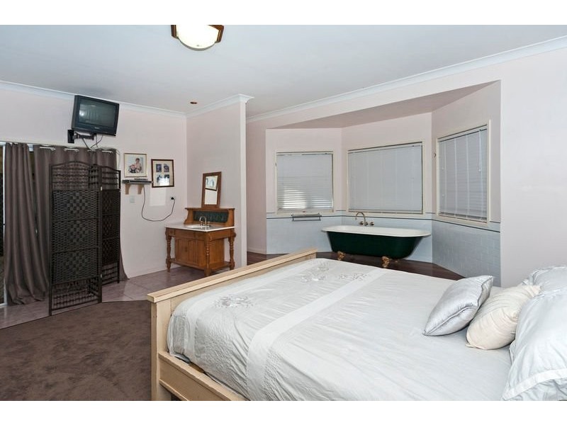 5 Cambridge Street, Harristown QLD 4350