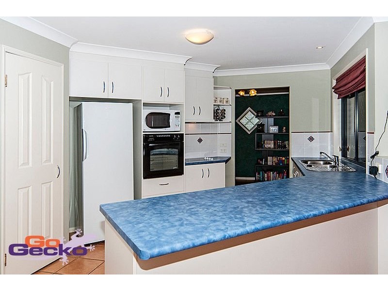 40 Willowburn Drive, Rockville QLD 4350