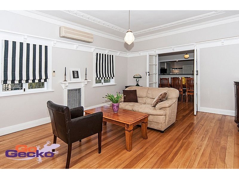 5 Stonehaven Street, Mount Lofty QLD 4350