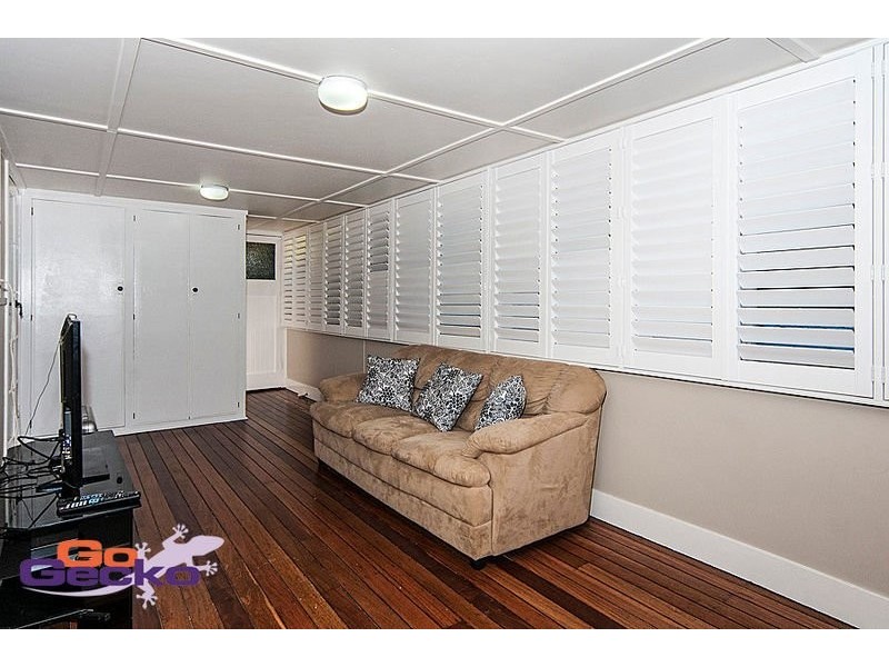 5 Stonehaven Street, Mount Lofty QLD 4350