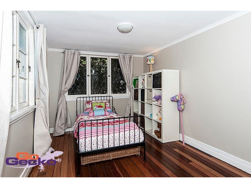 5 Stonehaven Street, Mount Lofty QLD 4350