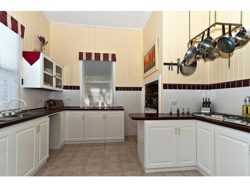 192 South Street, Centenary Heights QLD 4350