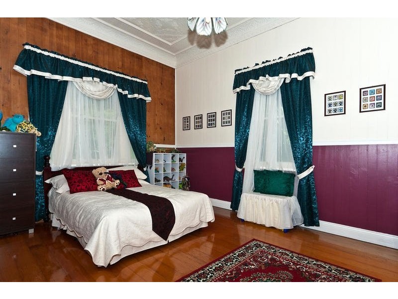 192 South Street, Centenary Heights QLD 4350