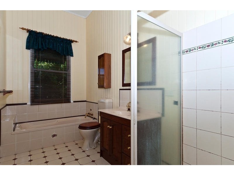 192 South Street, Centenary Heights QLD 4350