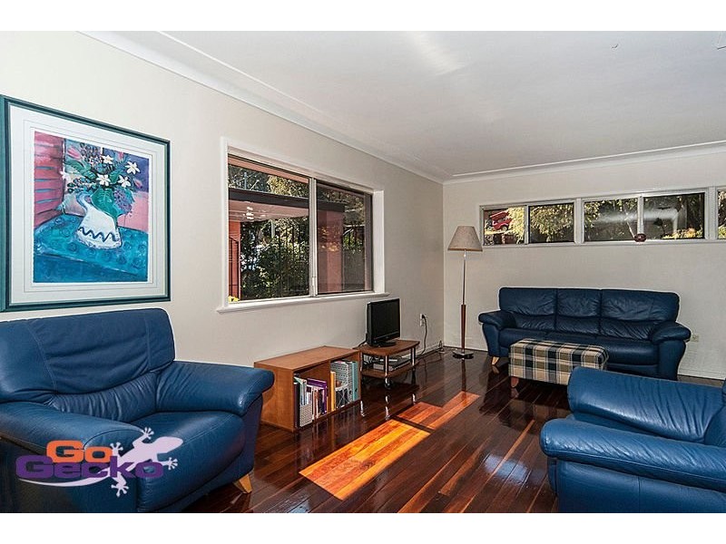 9 Beck Street, Mount Lofty QLD 4350