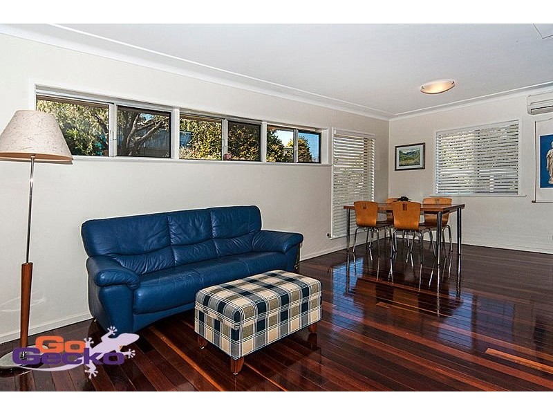 9 Beck Street, Mount Lofty QLD 4350