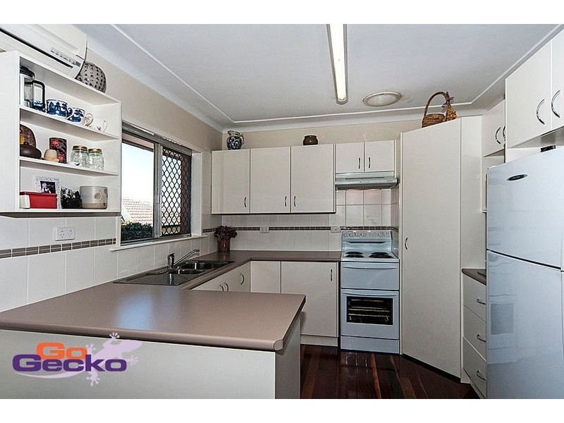 9 Beck Street, Mount Lofty QLD 4350