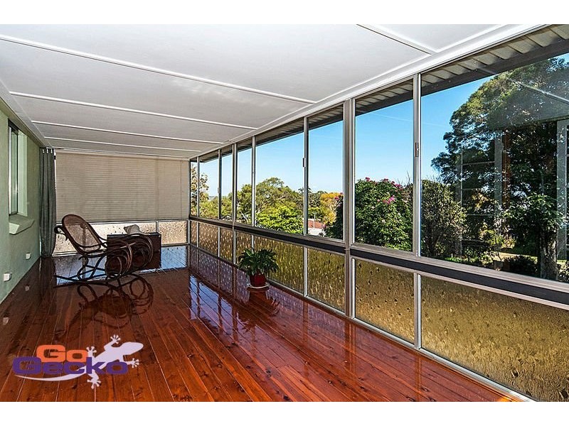 9 Beck Street, Mount Lofty QLD 4350