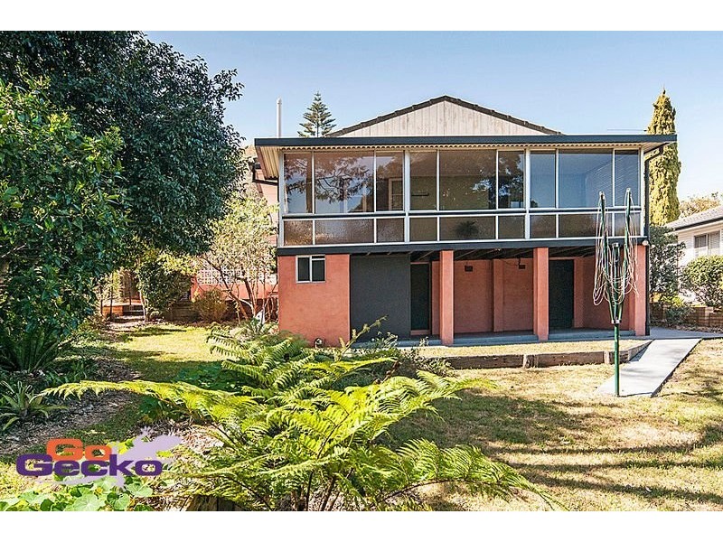 9 Beck Street, Mount Lofty QLD 4350