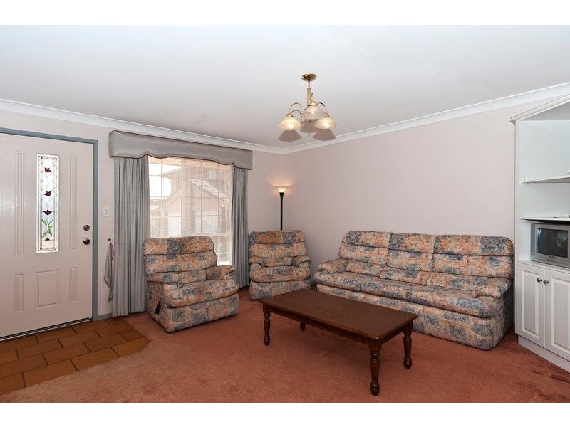 8, 2 Roser Close, Kearneys Spring QLD 4350