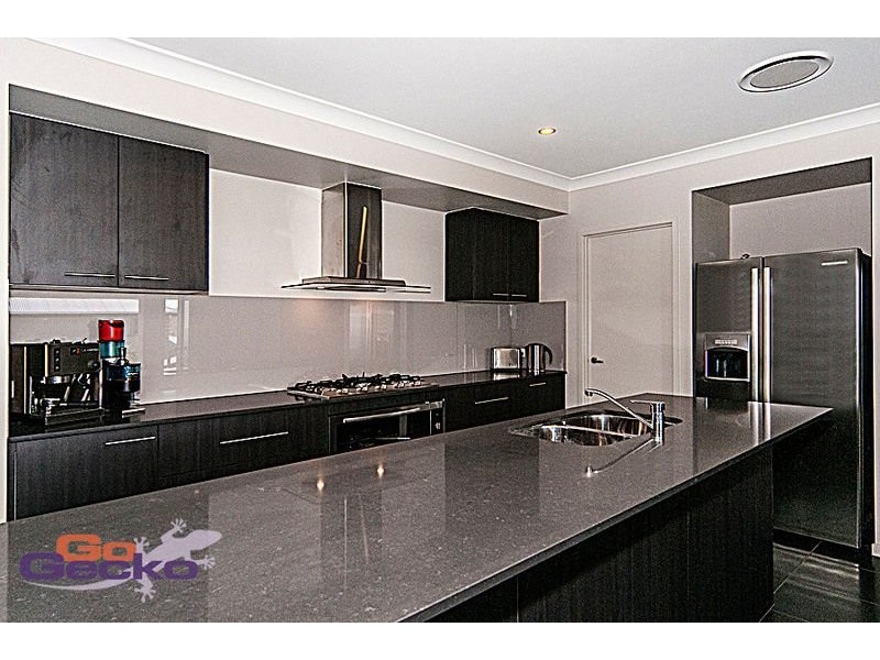 4a Mackenzie Street, Mount Lofty QLD 4350