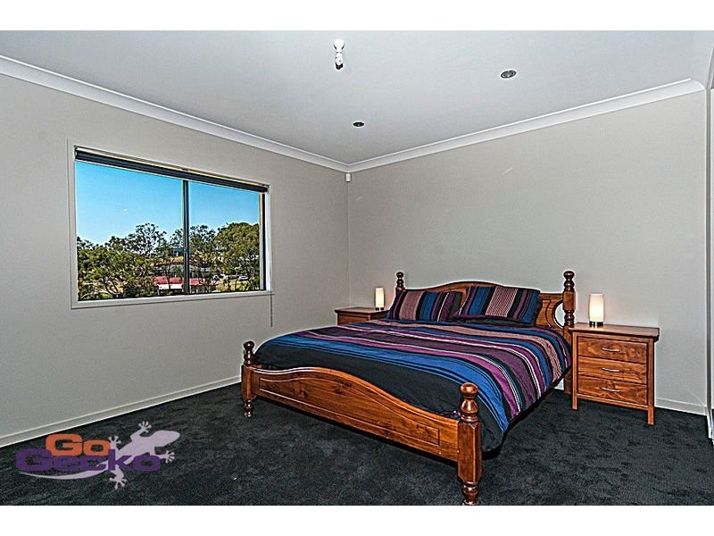 4a Mackenzie Street, Mount Lofty QLD 4350