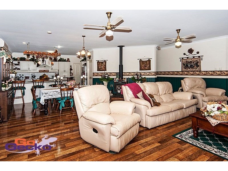 16 Stark Drive, Vale View QLD 4352