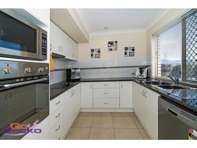 2, 8 Barambah Street, Glenvale QLD 4350