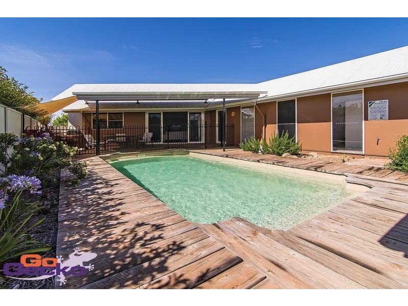 8 Walls Drive, Kearneys Spring QLD 4350