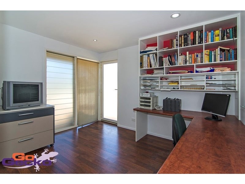 8 Walls Drive, Kearneys Spring QLD 4350