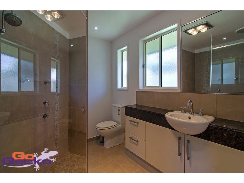 8 Walls Drive, Kearneys Spring QLD 4350
