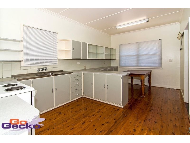 8 Jonathan Street, Rockville QLD 4350