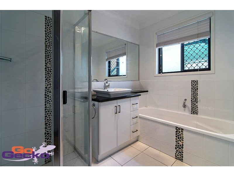 2 Latham Court, Wilsonton Heights QLD 4350