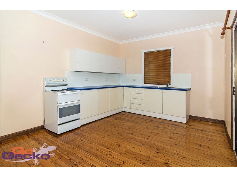 10 Searle Street, South Toowoomba QLD 4350