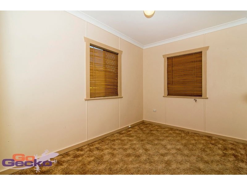 10 Searle Street, South Toowoomba QLD 4350