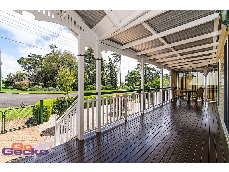 8 Cheviot Street, Harristown QLD 4350