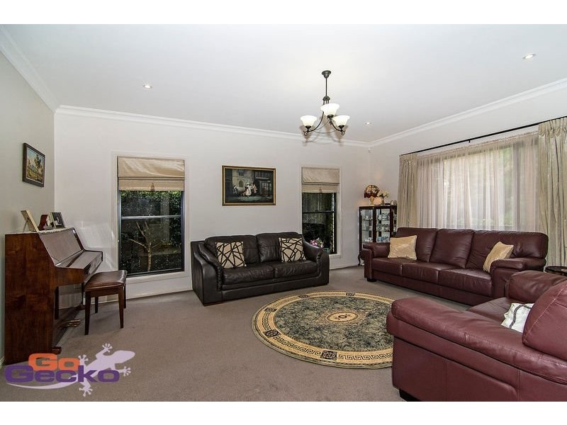 9 Ridgewood Drive, Kearneys Spring QLD 4350