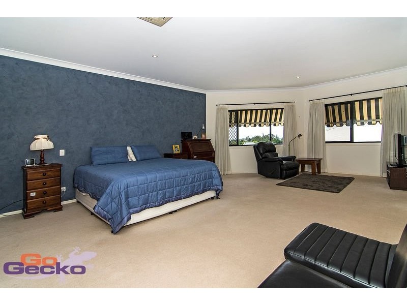 9 Ridgewood Drive, Kearneys Spring QLD 4350
