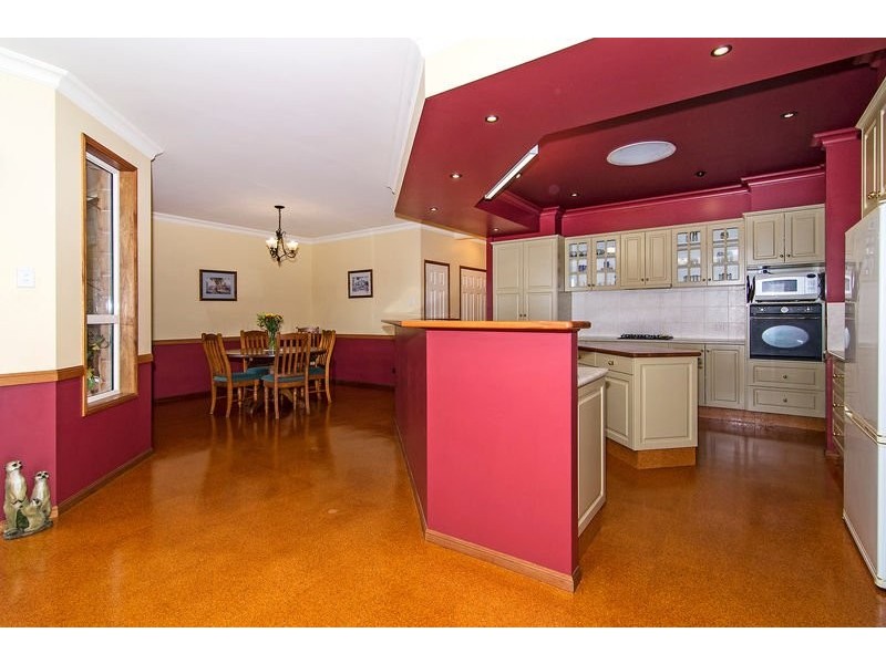 14 Collingwood Close, Middle Ridge QLD 4350
