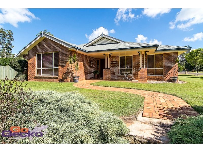 1 Camelia Close, Highfields QLD 4352