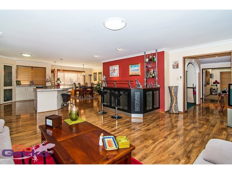 1 Camelia Close, Highfields QLD 4352