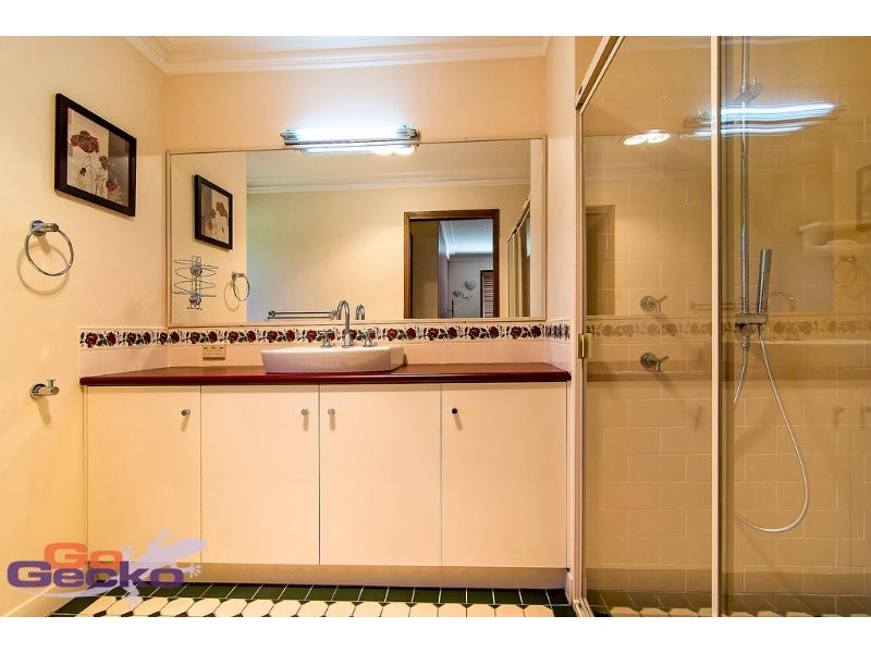 1 Camelia Close, Highfields QLD 4352