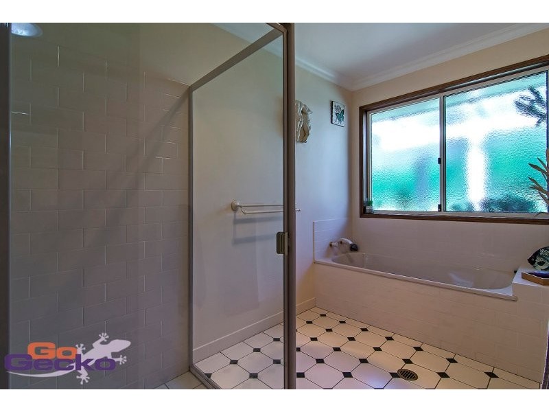 1 Camelia Close, Highfields QLD 4352