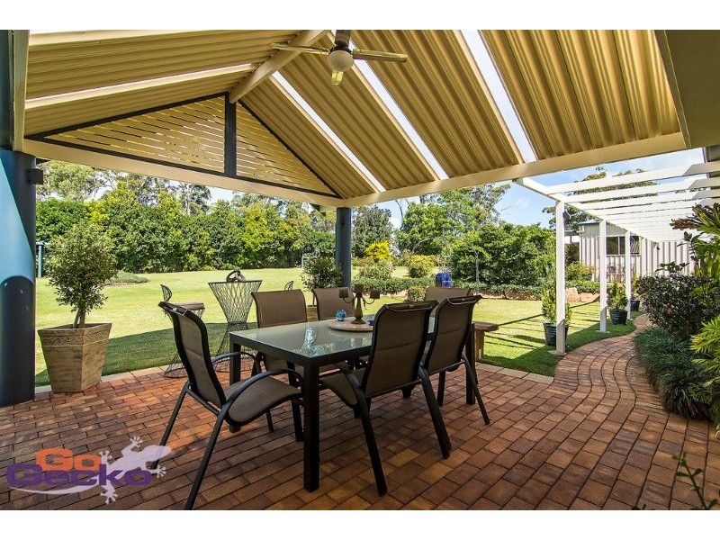 1 Camelia Close, Highfields QLD 4352