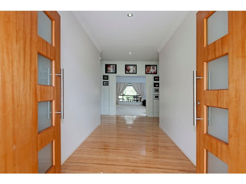 9 John Court, Cotswold Hills QLD 4350