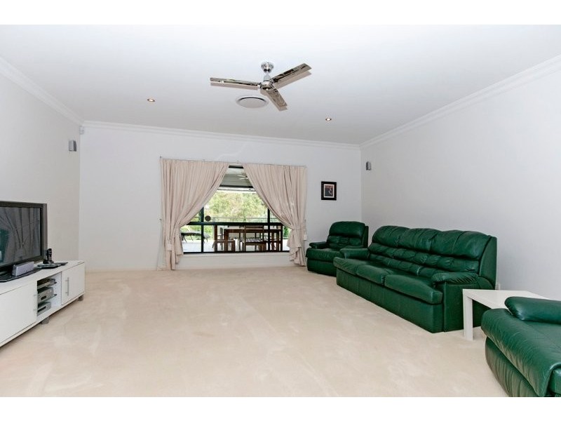 9 John Court, Cotswold Hills QLD 4350